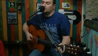 Akustična svirka: Uroš Kojić