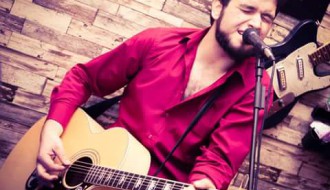 Akustična svirka: Ademi Andrej