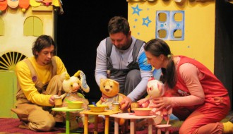 Teatar u pelenama: Szines Mesek - Šarena priča