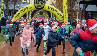 Uprkos kiši, praznični duh ne posustaje: Palić ponovo u znaku Deda Mraza