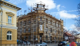 Stanari zajedno rešili dugogodišnji problem krova