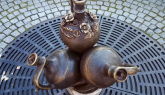 „Tri ćupa“ ponovo krase park ispred Gradske kuće, obnovljena i "bronzana česma"