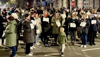 Napad na novinarke tokom protesta u Subotici – policija brzo reagovala