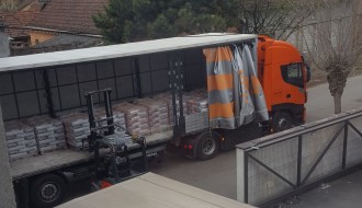 Povremeno neprohodan put zbog istovara u ulici Branka Radičevića