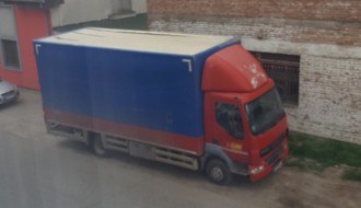 Povremeno neprohodan put zbog istovara u ulici Branka Radičevića