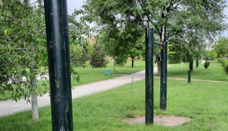 Sprave za vežbanje u parku na Prozivci se raspadaju