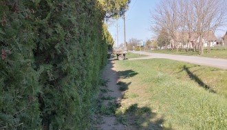 Roditelji uredili park kod igrališta u Bikovu