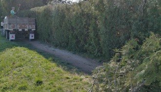 Roditelji uredili park kod igrališta u Bikovu