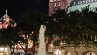 Nepravilan rad mlaznica na parternoj fontani, Plava fontana bez podvodnog osvetljenja