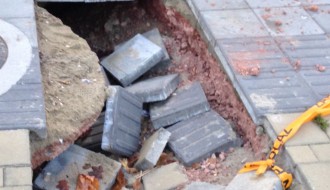 Opasna rupa na šetalištu (Prozivka)