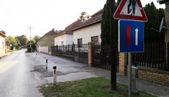 Postavljen znak koji ne postoji u saobraćajnim propisima (Ulica Rada Končara)