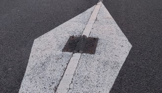 Pešačka staza kod Paprika čarde - šiljak na putu