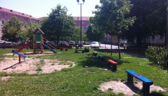 Menjamo glasove za dečje igralište (Tokio)