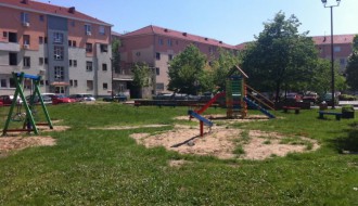 Menjamo glasove za dečje igralište (Tokio)