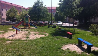 Menjamo glasove za dečje igralište (Tokio)