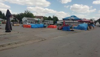 Na Kvantaškoj pijaci smeće i nepokošena trava