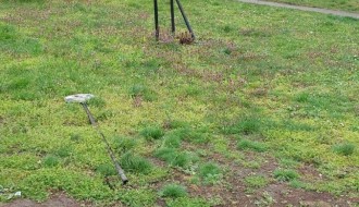 Eksponat ispred Dispanzera u lošem stanju