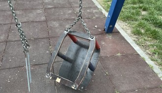 Polomljeno decje igralište u Tokiju