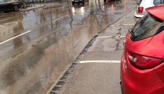 Rupe i voda u centru grada (ulica Matije Gupca)