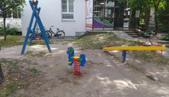 Igralište kod dispanzera u lošem stanju