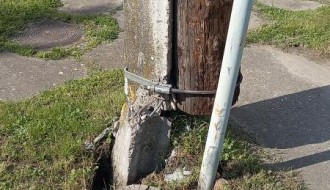 Ošteća elektro bandera na uglu ulica Save Kovačevića i Endre Adija