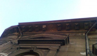 Opasna fasada u blizini OŠ "Ivan Goran Kovačić"