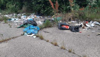 Divlja deponija u selu Gabrić sve veća i veća