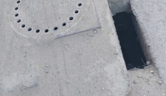 Užasno stanje trotoara preko puta glavne autobuske