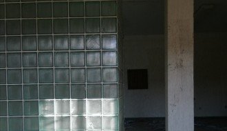 Zapušten i neupotrebljen objekat u MZ "Peščara"