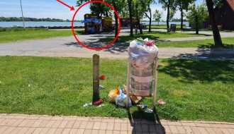 Smeće iz trafike po šetalištu