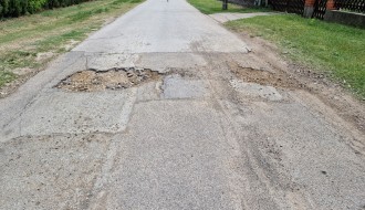 Velike rupe na putu u Vrnjačkoj ulici