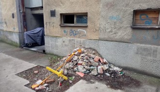 EPS razrovario trotoar u ulici Sonje Marinković