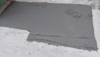 EPS razrovario trotoar u ulici Sonje Marinković