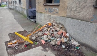 EPS razrovario trotoar u ulici Sonje Marinković