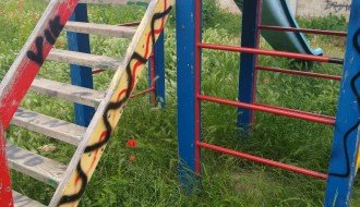 Zapušteno igralište u Malom Bajmoku