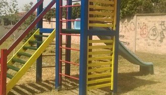 Zapušteno igralište u Malom Bajmoku