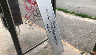 Potrebna intervencija na autobuskom stajalištu