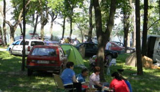 Kampovanje na zelenoj površini (1. maj - Palić)