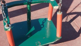 Igralište iza belih zgrada na Prozivci