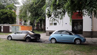 Zapaljeni automobili - Teslino (problematično) naselje