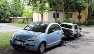 Zapaljeni automobili - Teslino (problematično) naselje
