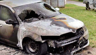 Zapaljeni automobili - Teslino (problematično) naselje