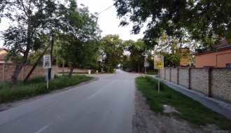 Na raskrnici ulice Tesline i Banijske ulice nedostaje STOP znak
