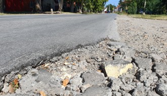 Oštećenje na vozilima zbog rupa na asfaltu (između Peštanske i Somborske pruge)