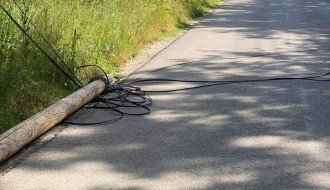 Srušena bandera u ulici Josipa Kolumba