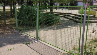 Zaključavanje školskog dvorišta u OŠ "Bosa Miličević" u Novom Žedniku