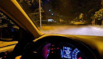 Drveće zaklanja vidljivost na raskrsnici (MZ "Ker")