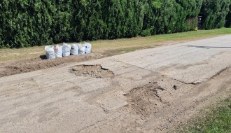 Udarne rupe, uništen put u Vrnjačkoj ulici na Paliću