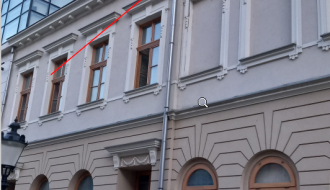 Propadaju krov i zid na novom pozorištu