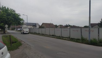 Imitacija ležećeg policajca na uglu Frankopanske i Sekereš Lasla